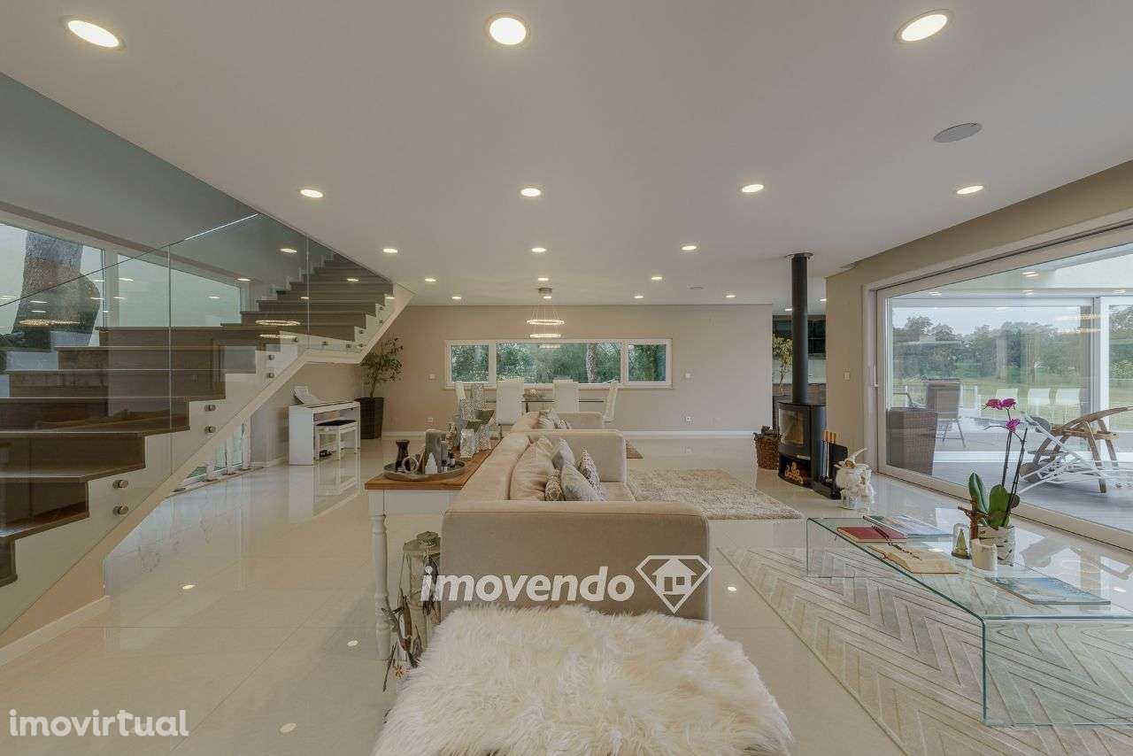 Moradia de luxo T5 com piscina, no Condomínio Golfe do Montado - Grande imagem: 5/59