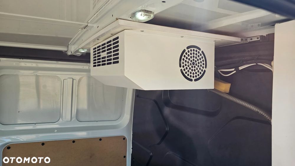 Ford TRANSIT CUSTOM - 13