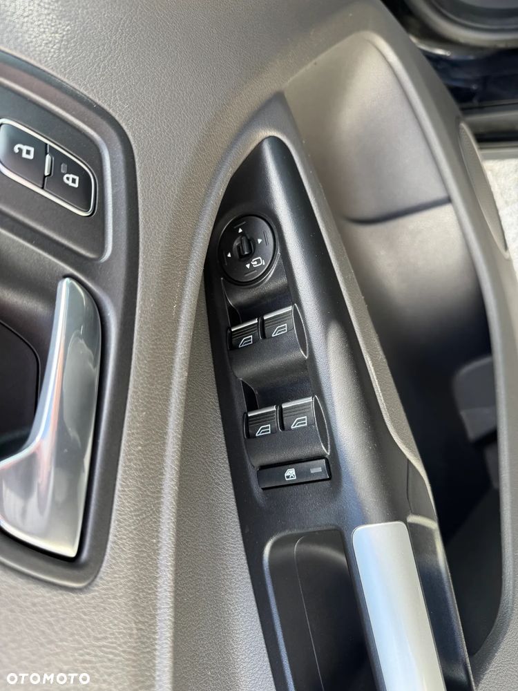 Ford Tourneo Connect Grand - 32