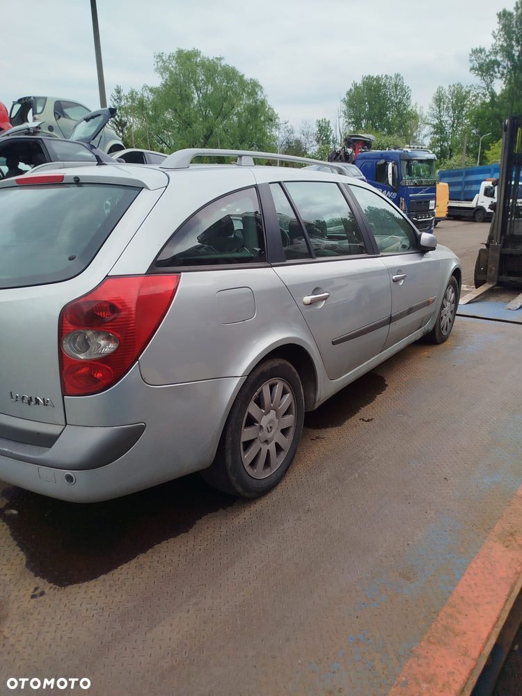 Renault Laguna 2 na części. - 8