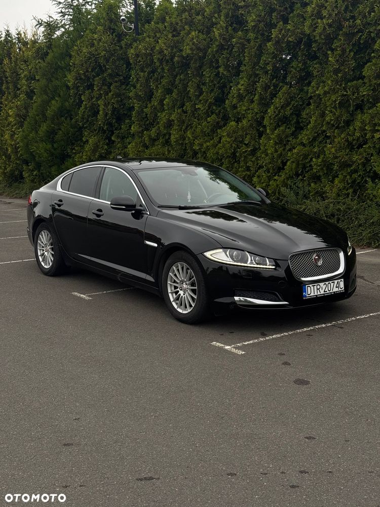 Jaguar XF 2.0 T Luxury - 13