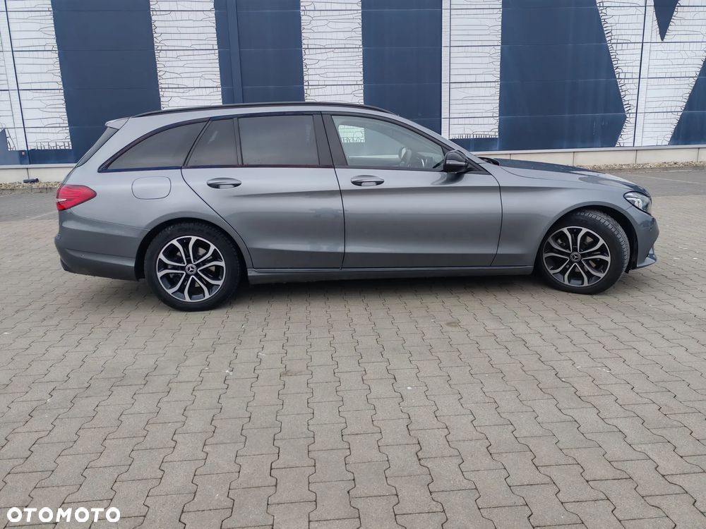 Mercedes-Benz Klasa C 220 d 9G-TRONIC Night Edition - 3