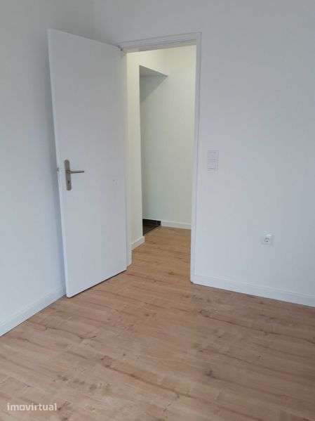 Arrenda-se T1 em Monte Real - Grande imagem: 4/5