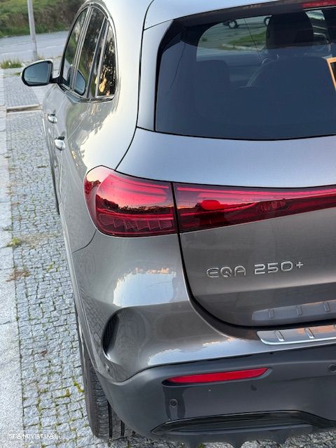 Mercedes-Benz EQA 250 AMG Line - 19