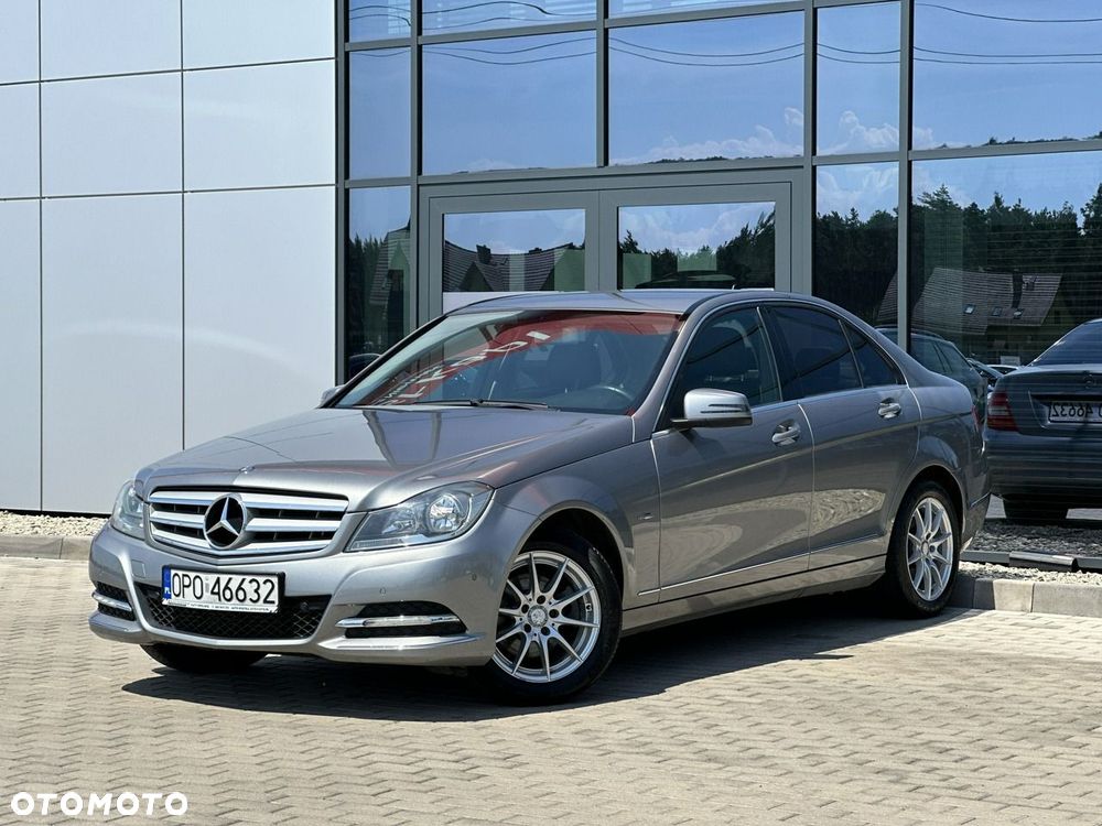 Mercedes-Benz Klasa C 180 BlueEFFICIENCY Avantgarde - 2