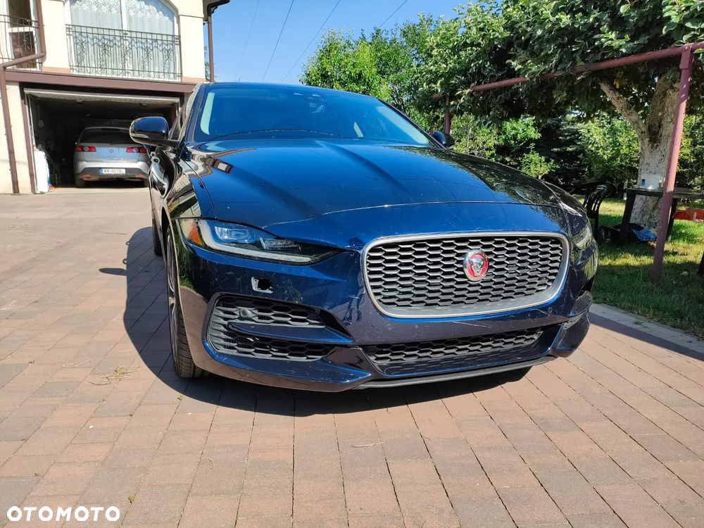 Jaguar XE P250 S - 2