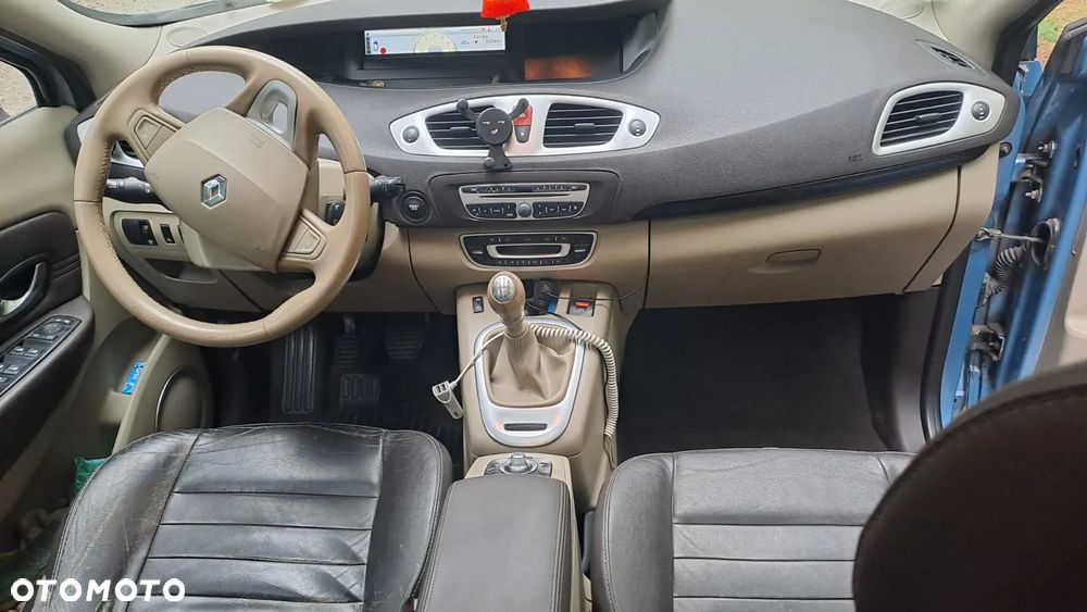 Renault Scenic 2.0 dCi Privilege - 13