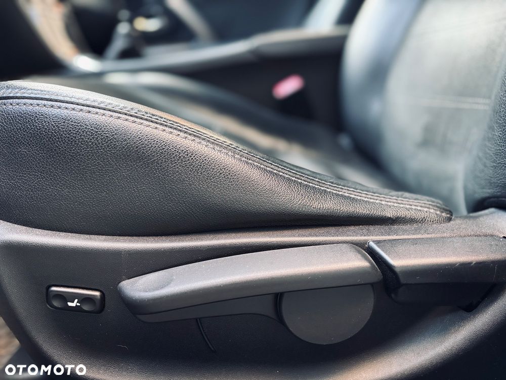 Toyota Avensis 1.8 Sol NAVI - 14