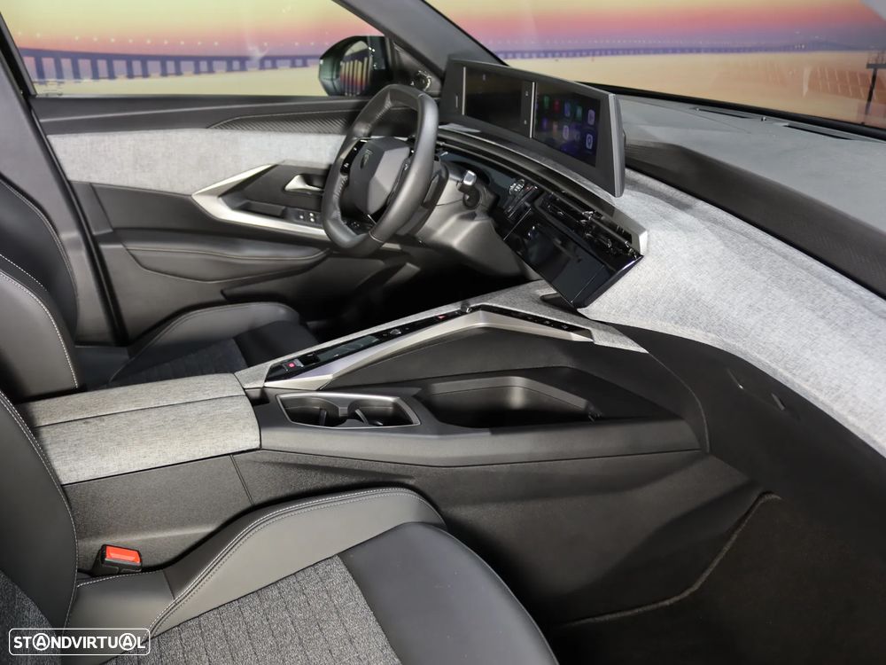 Peugeot 5008 1.2 Hybrid Allure Pack e-DCS6 - 19