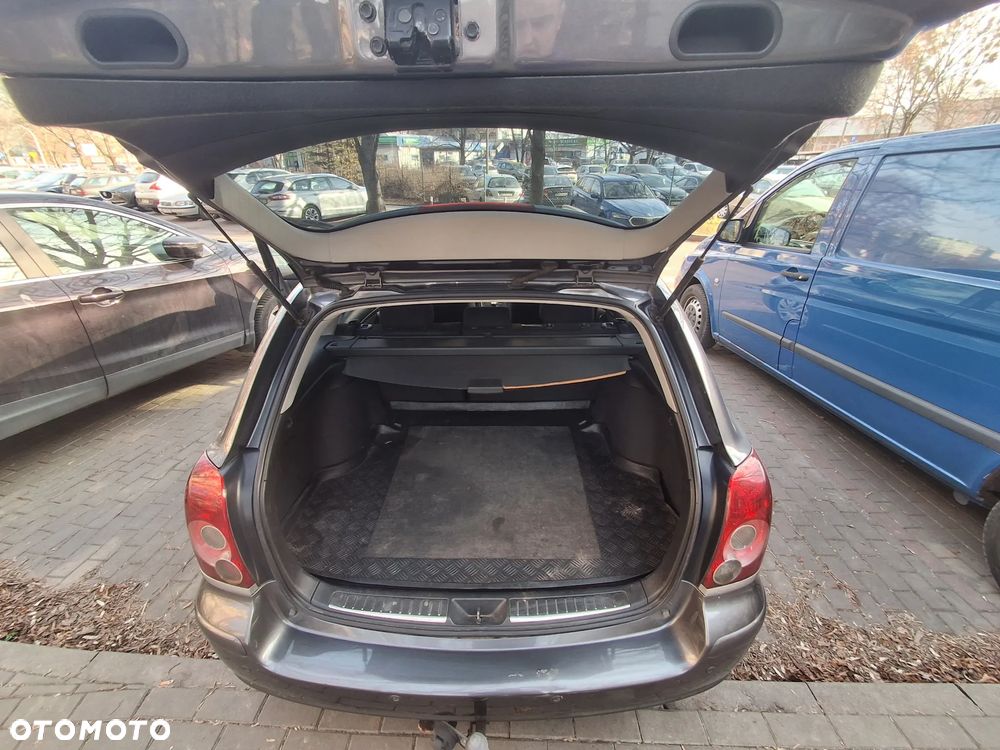 Toyota Avensis 2.0 D-4D - 9