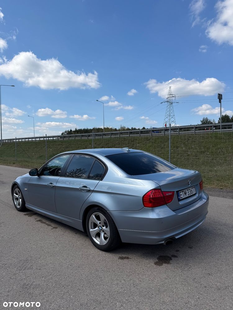 BMW Seria 3 320d DPF Efficient Dynamics Edition - 4