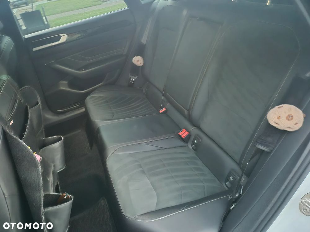 Volkswagen Arteon 2.0 TDI SCR R-Line DSG - 23