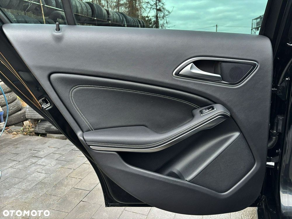 Mercedes-Benz Klasa A 180 Urban - 18