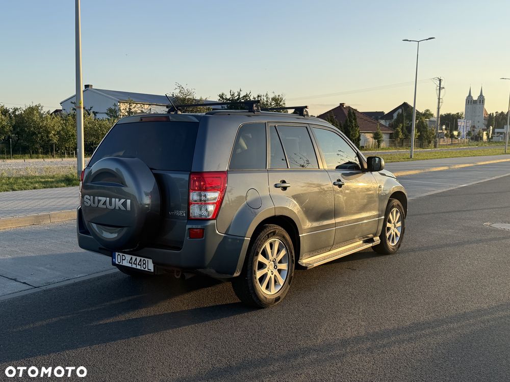 Suzuki Grand Vitara 2.0 De luxe - 16