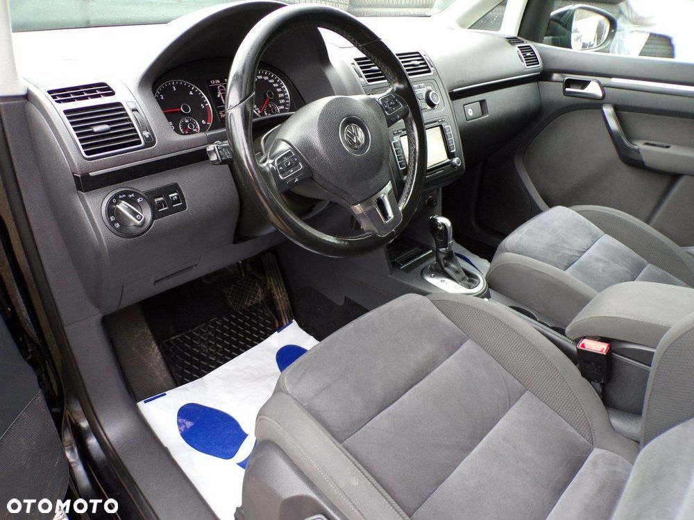 Volkswagen Touran - 22