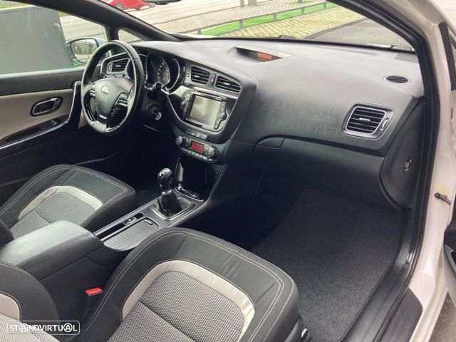 Kia Ceed S Coupé 1.6 CRDi TX Sport - 31