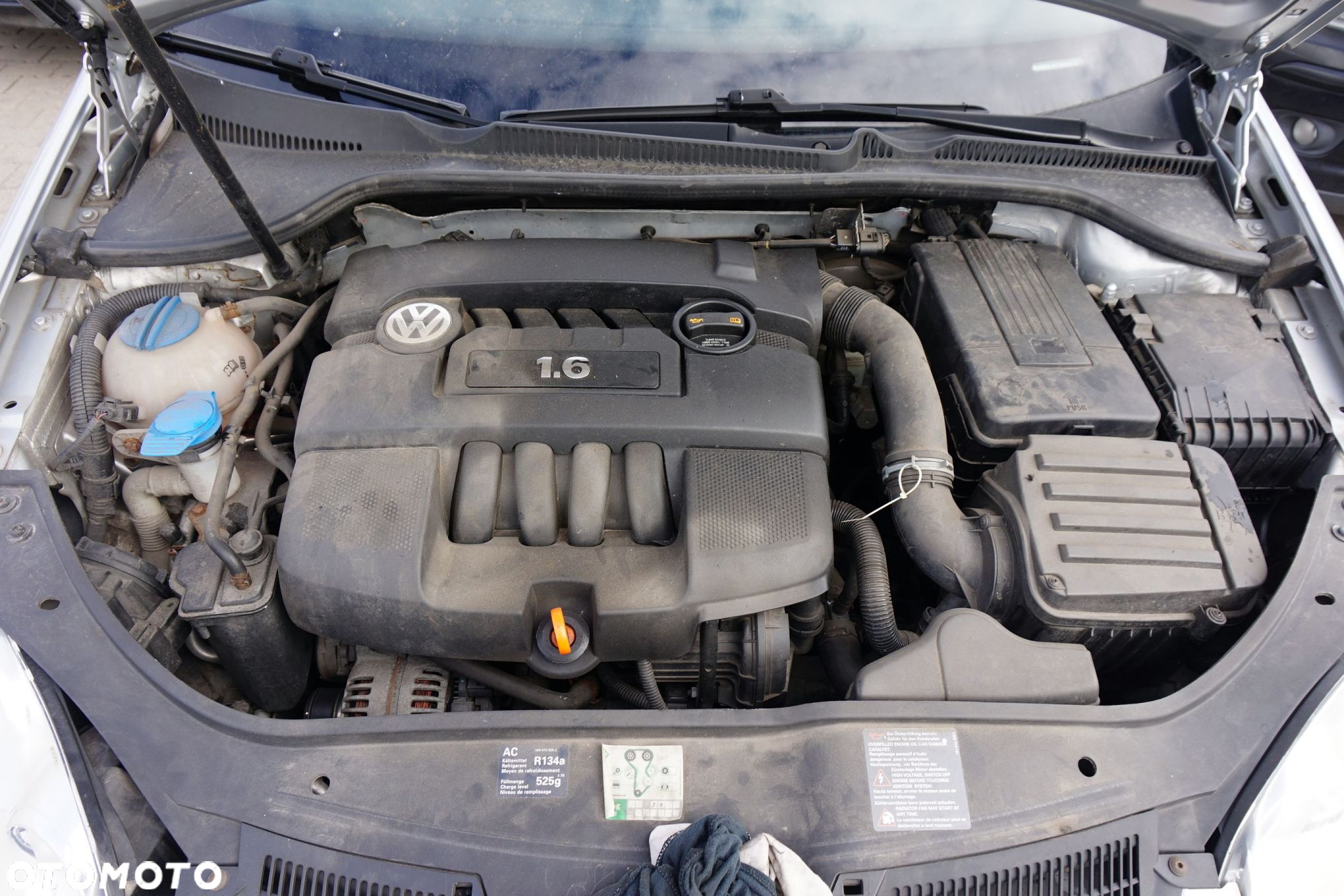 VOLKSWAGEN GOLF V 5D HB 2006 LA7W 1.6 8V BSE 102KM FVH SREBRNY na części - 9