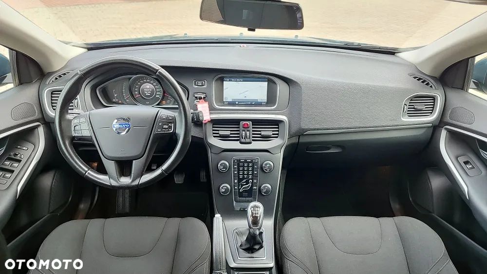 Volvo V40 D2 Momentum - 8