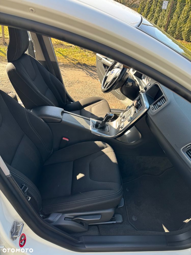 Volvo S60 D4 Drive-E Kinetic - 9