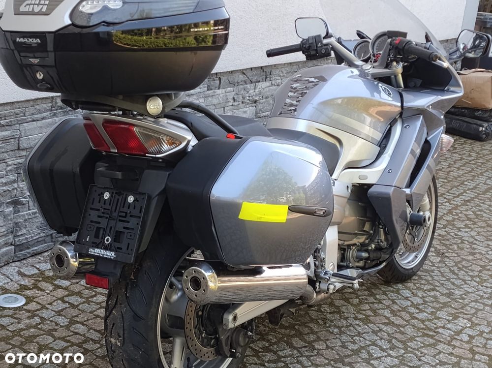 Yamaha FJR - 6