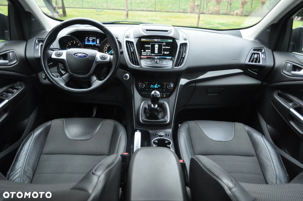 Ford Kuga 2.0 TDCi 2x4 Titanium - 29