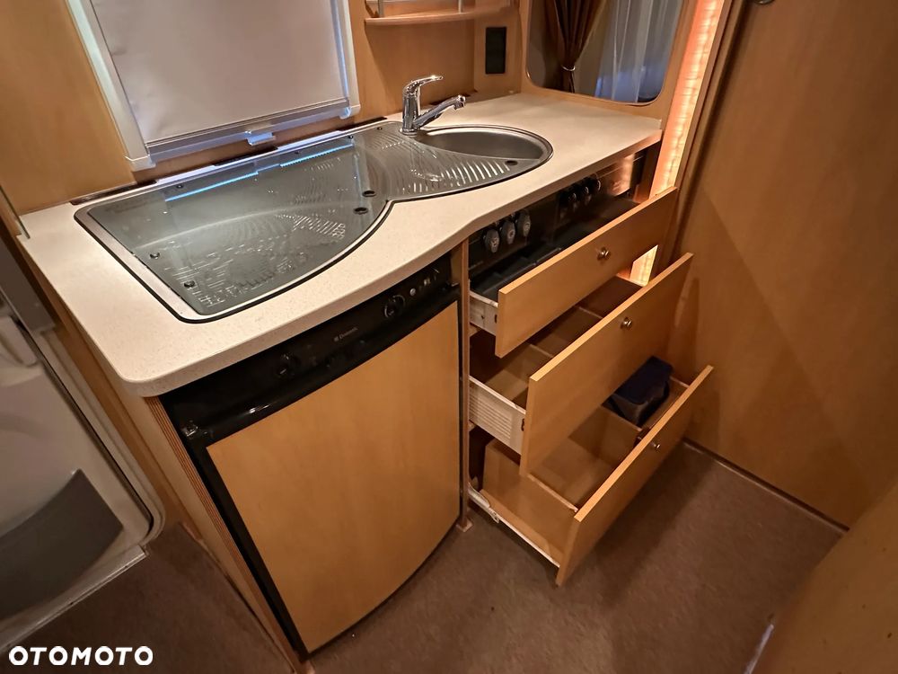 Dethleffs 510 CAMPER z napędem i przedsionkiem pompowanym !!! - 27