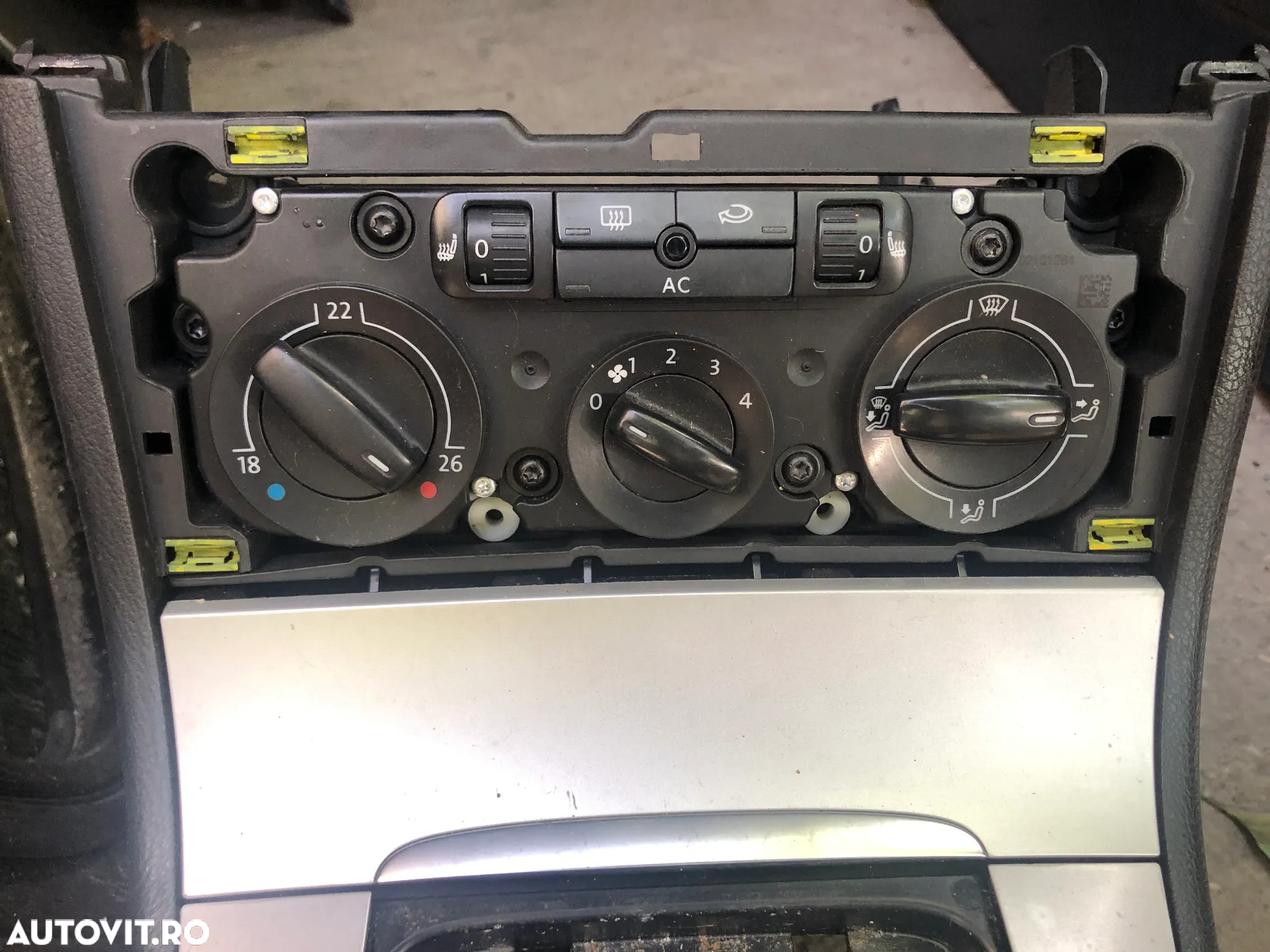 Panou AC cu incalizire scaune VW Volkswagen Passat B6 - 4