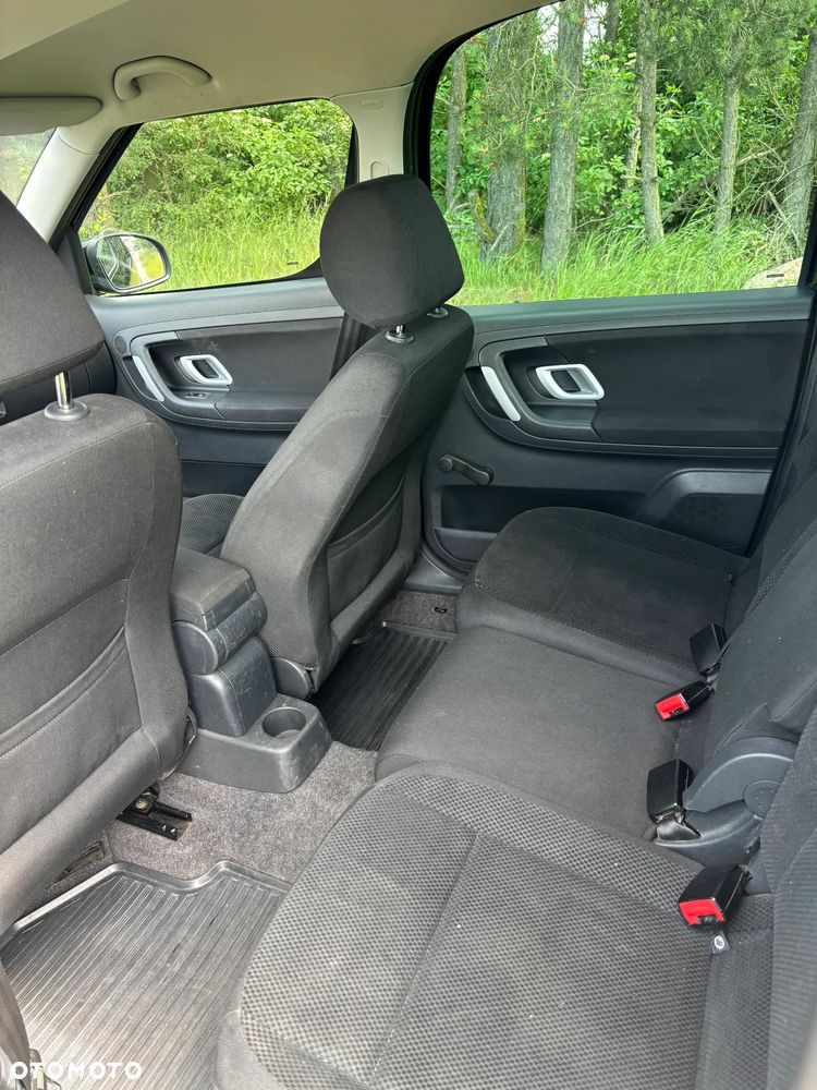 Skoda Roomster 1.6 16V Comfort - 8