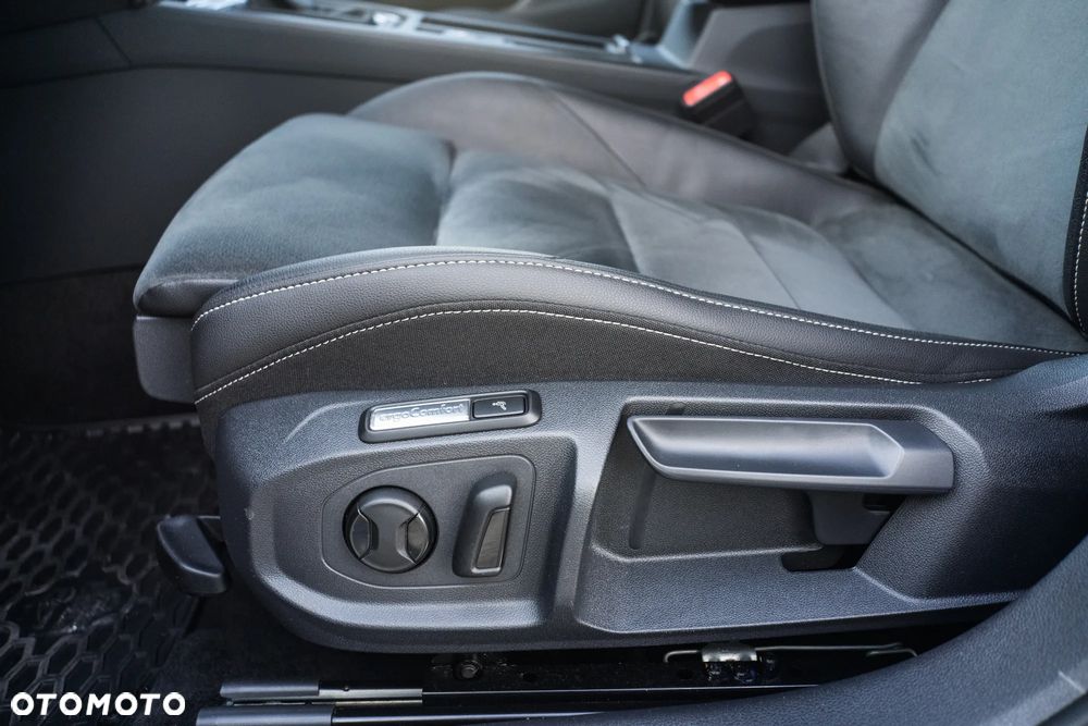 Volkswagen Arteon 2.0 TSI 4Motion Elegance DSG - 16