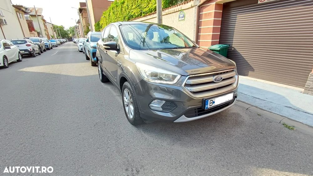 Ford Kuga 2.0 TDCi 4WD Powershift Titanium - 1