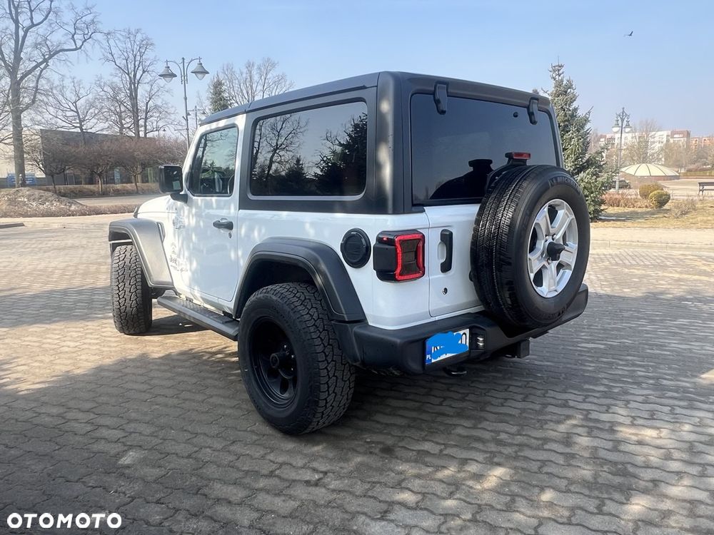 Jeep Wrangler - 8