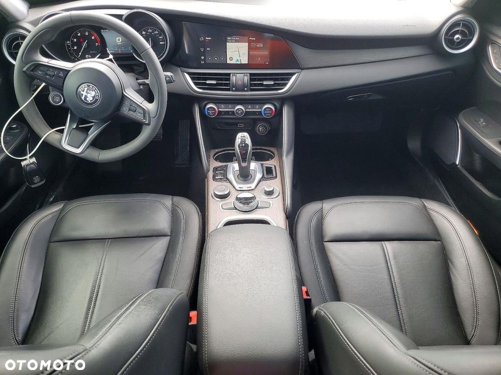 Alfa Romeo Giulia 2.0 Turbo TI Q4 - 8