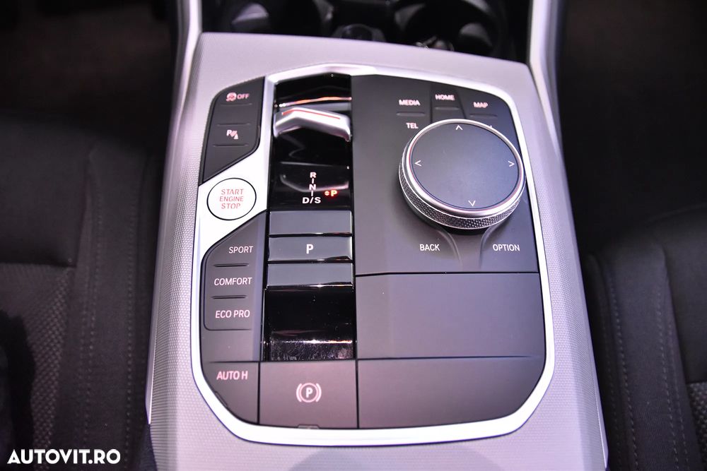 BMW Seria 3 320d Touring xDrive Aut. - 17