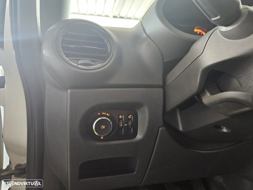 Opel CORSA D-VAN - 14