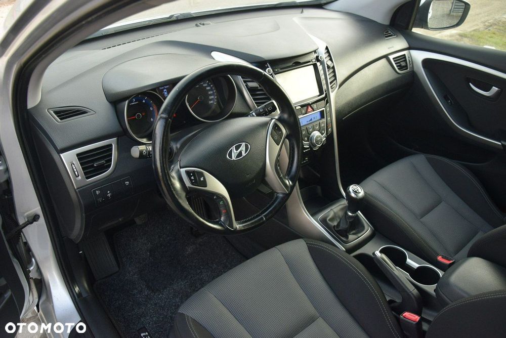 Hyundai i30 1.6 CRDi Fifa World Cup Edition - 31