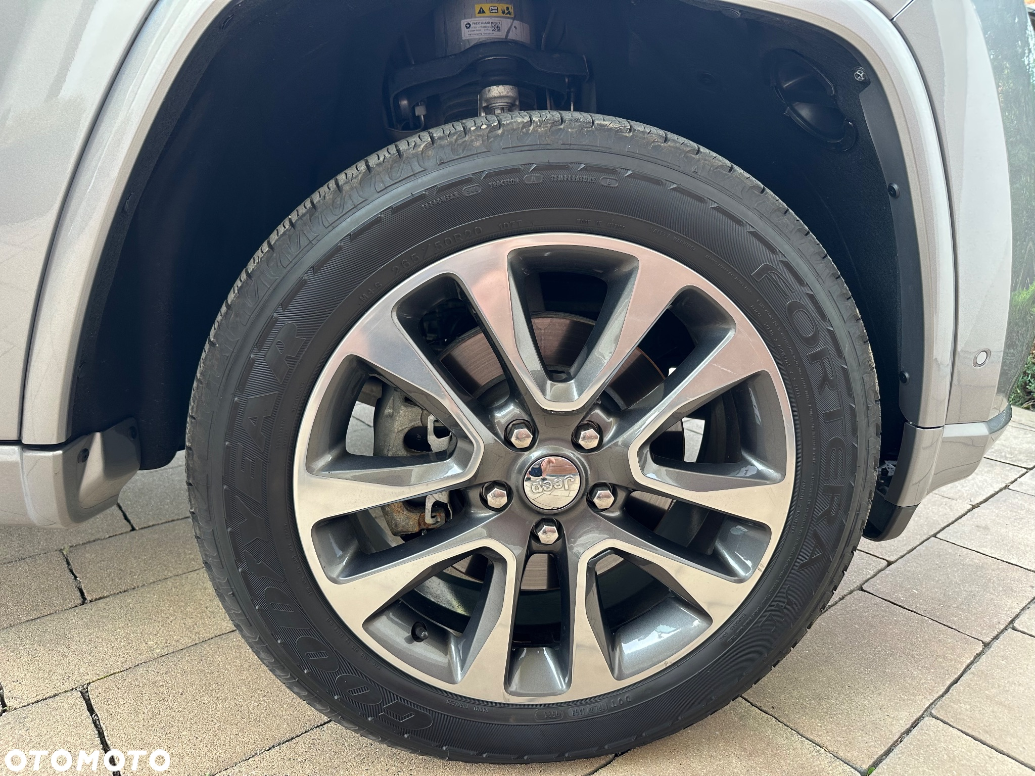 Jeep Grand Cherokee 5.7 V8 HEMI Overland - 36