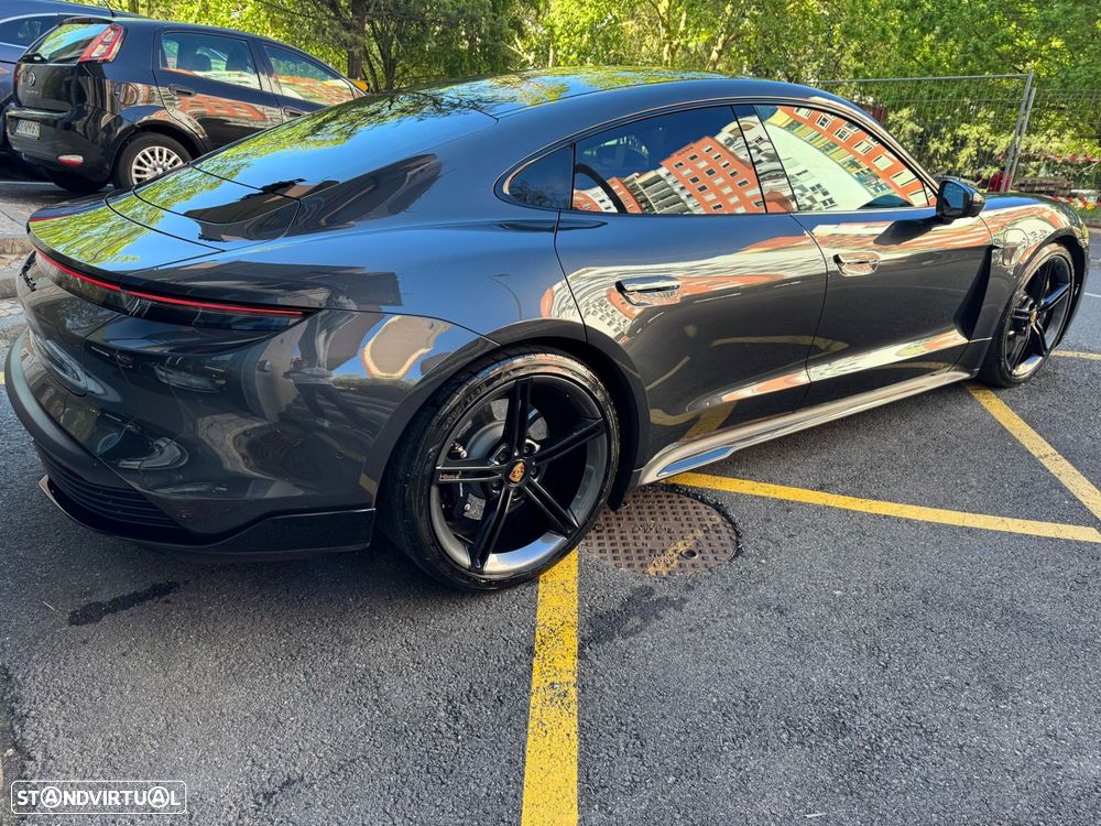Porsche Taycan Turbo - 53
