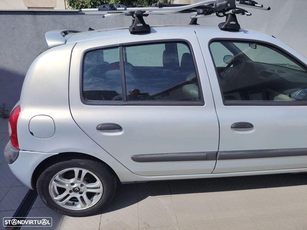 Renault Clio 1.2 16V Dynamique - 11