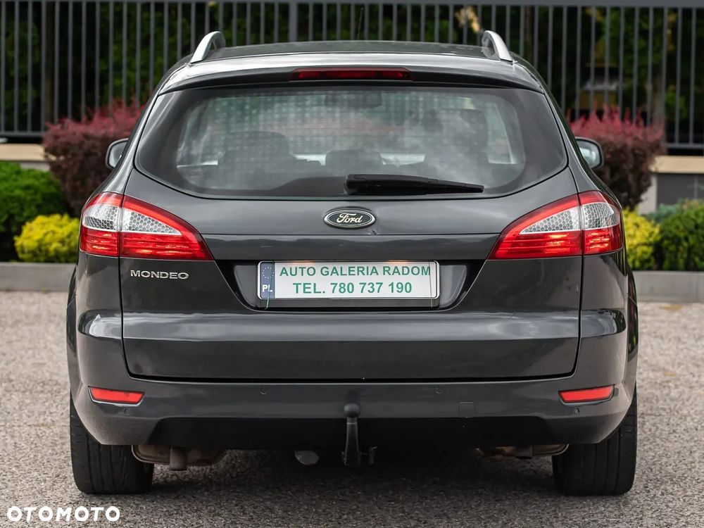 Ford Mondeo 2.3 Ghia - 11
