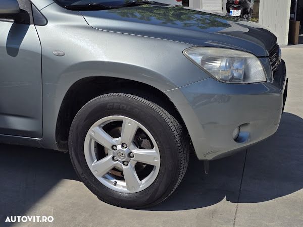 Toyota RAV4 - 11
