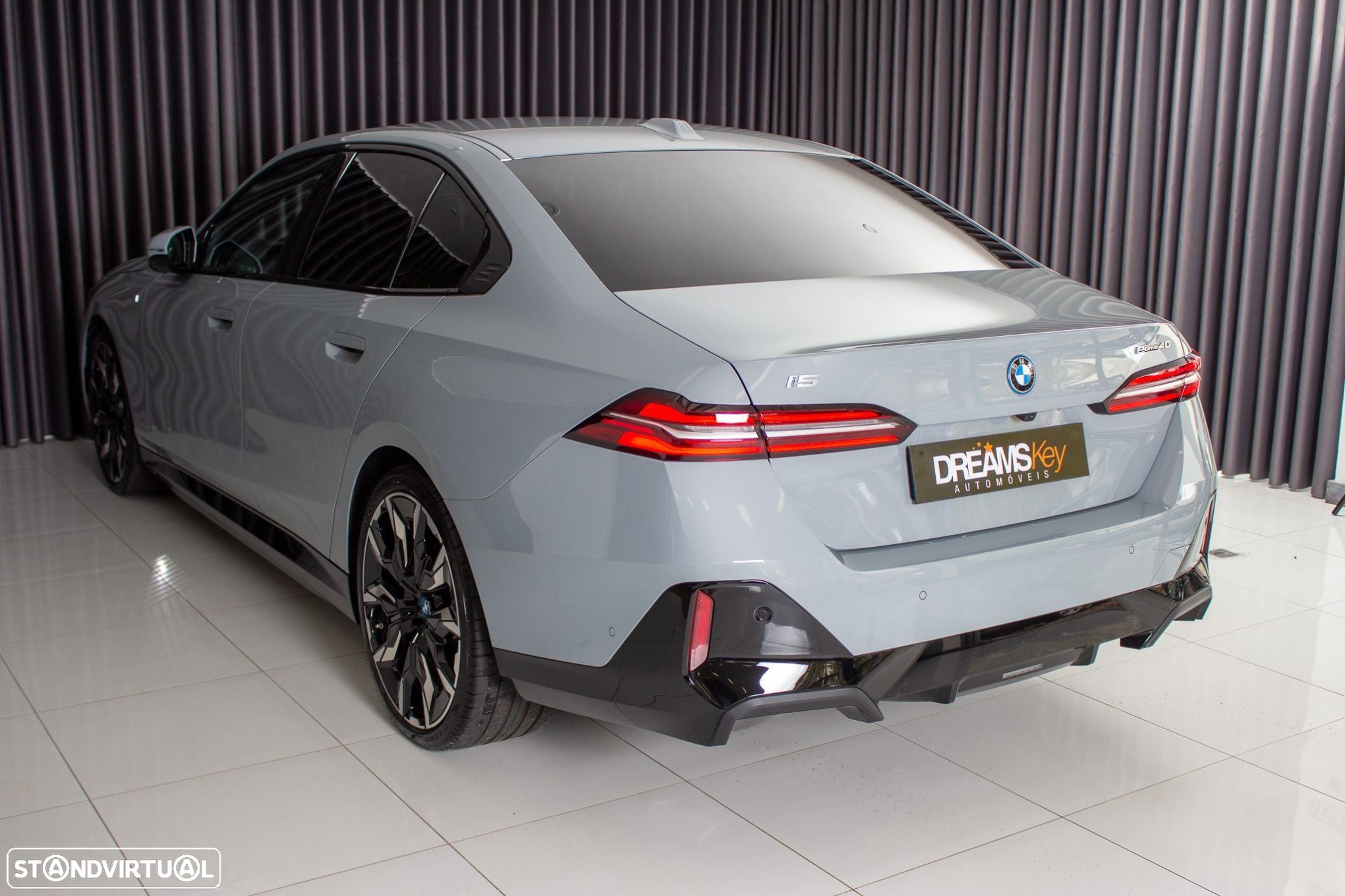 BMW i5 eDrive40 - 13