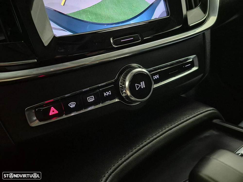 Volvo V90 Cross Country 2.0 B5 Plus AWD - 30