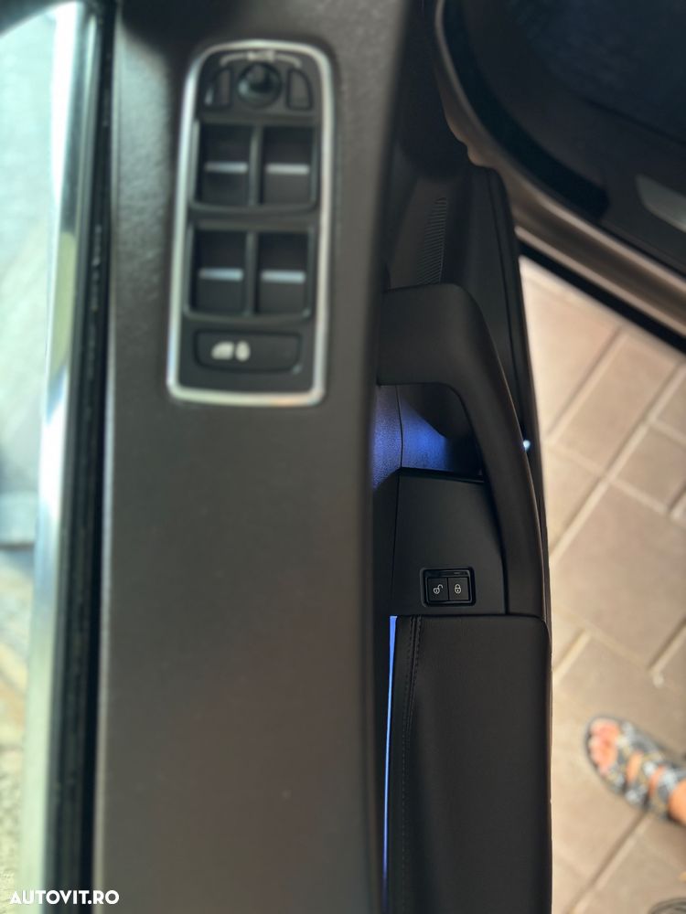 Jaguar F-Pace 20d AWD Portfolio - 21