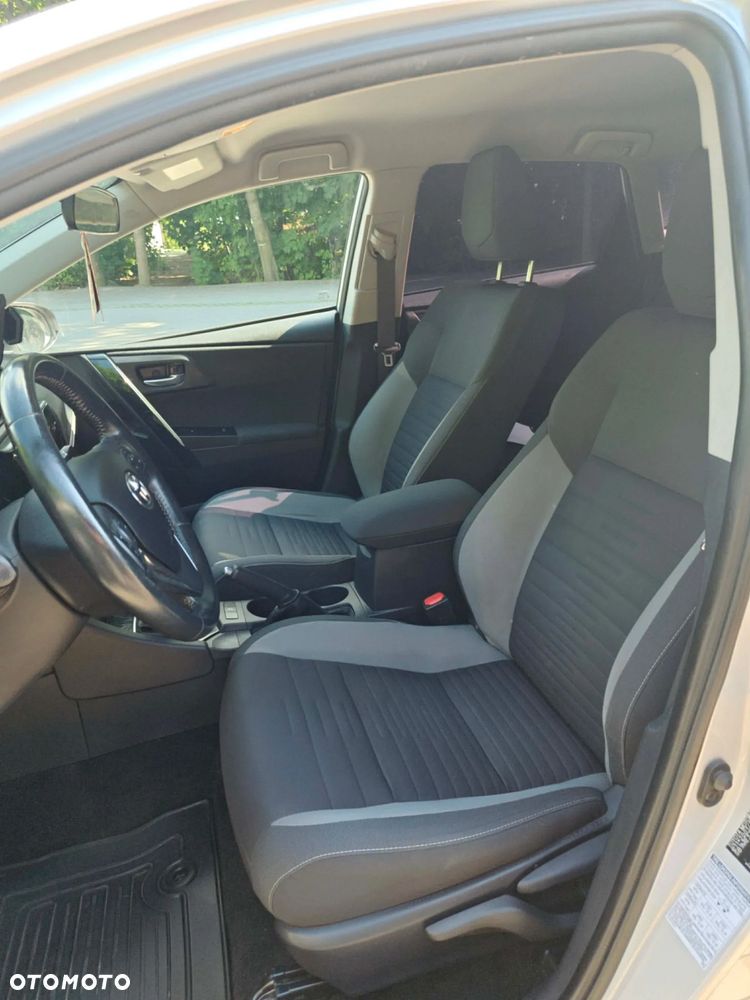 Toyota Auris - 19
