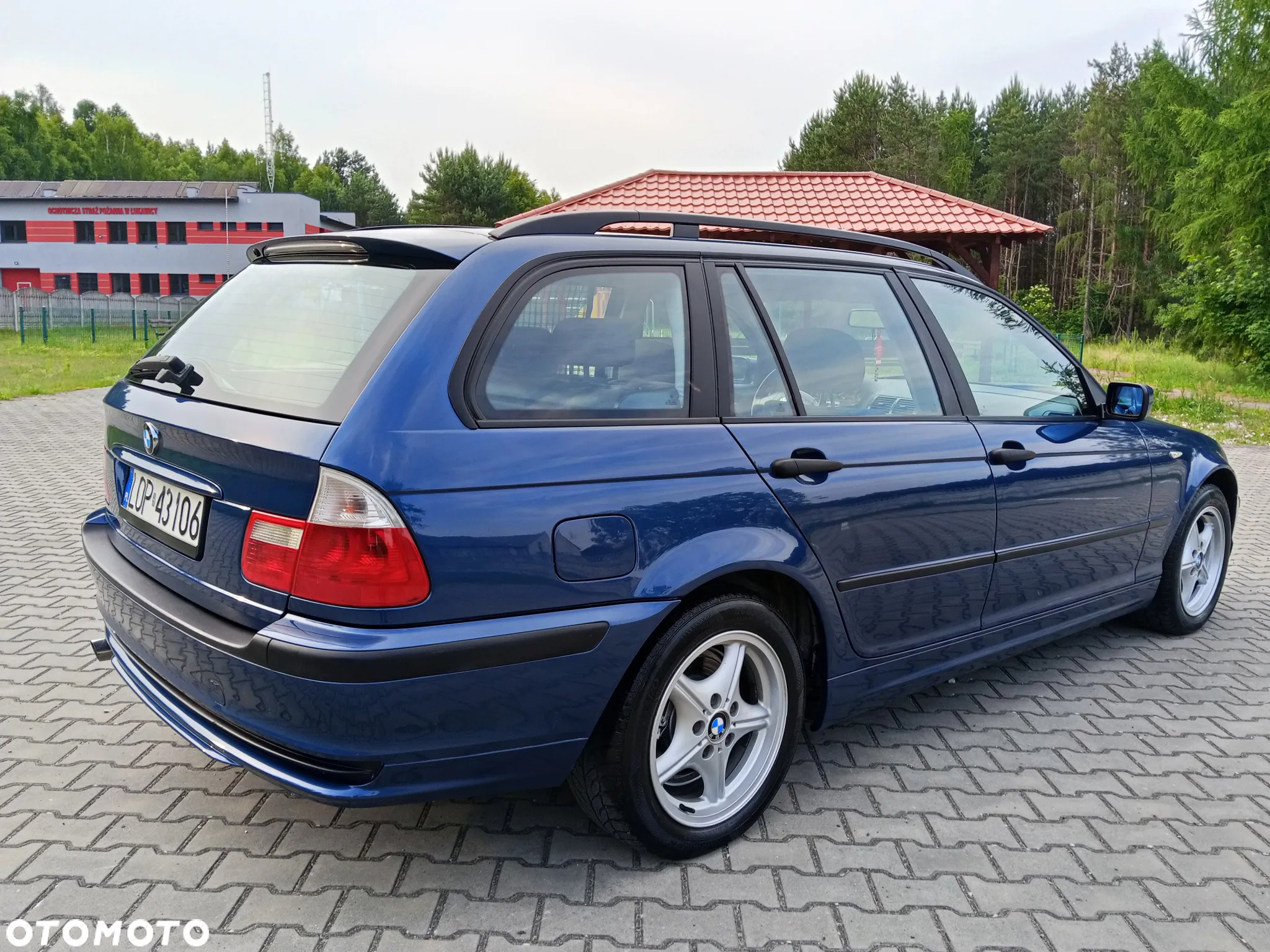 BMW Seria 3 318i Touring - 4