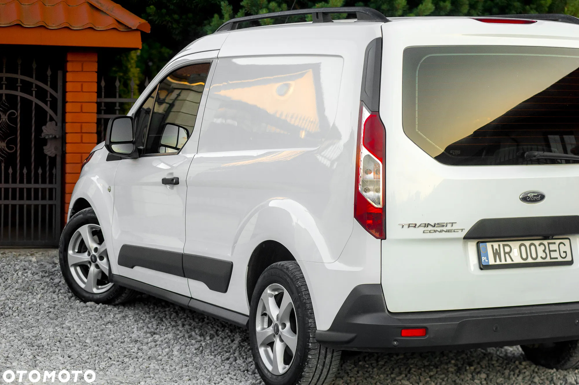 Ford Tourneo Connect 1.5 TDCi Start-Stop Titanium - 8