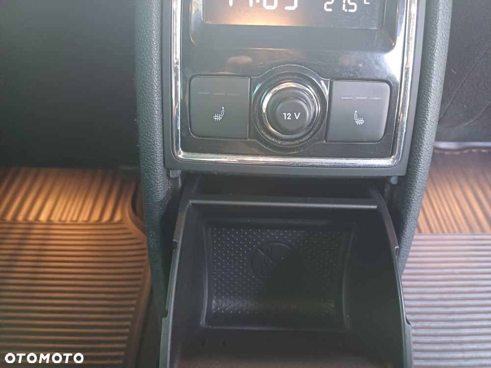 Skoda Superb Combi 2.0 TDI 4x4 DSG AllDrive - 20