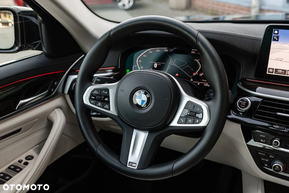 BMW Seria 5 518d mHEV Luxury Line - 33