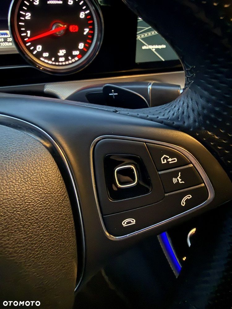 Mercedes-Benz Klasa E - 23