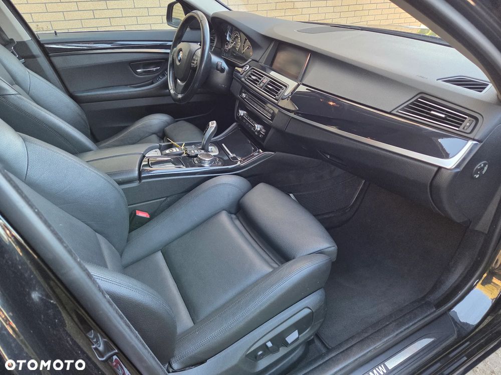 BMW Seria 5 520d Sport - 10